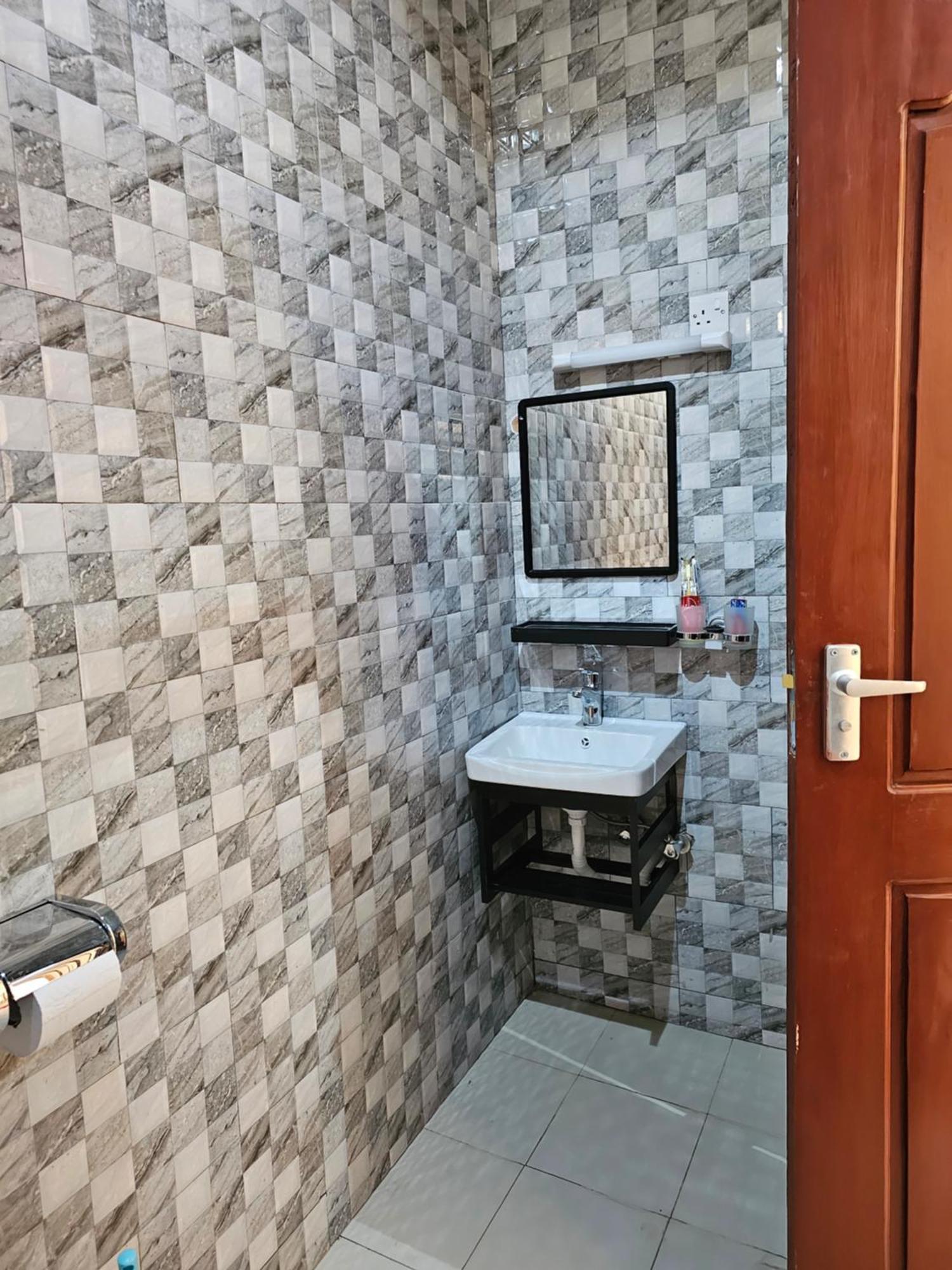 B-More Comfort Stay Boma la Ngombe ภายนอก รูปภาพ